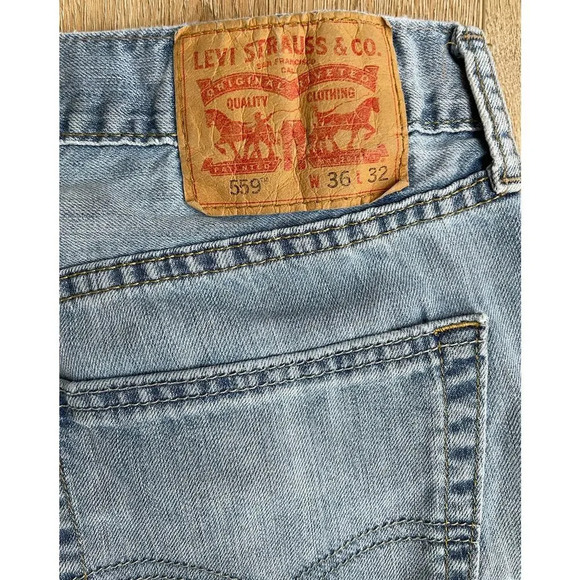 Levi’s 559 Men's Relaxed Straight Leg Light Wash Classic Denim Jeans 36x32 - Picture 8 of 11